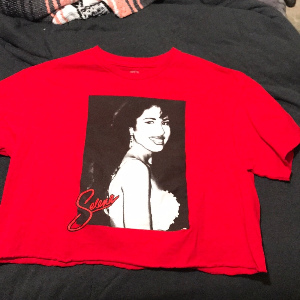 Selena crop top